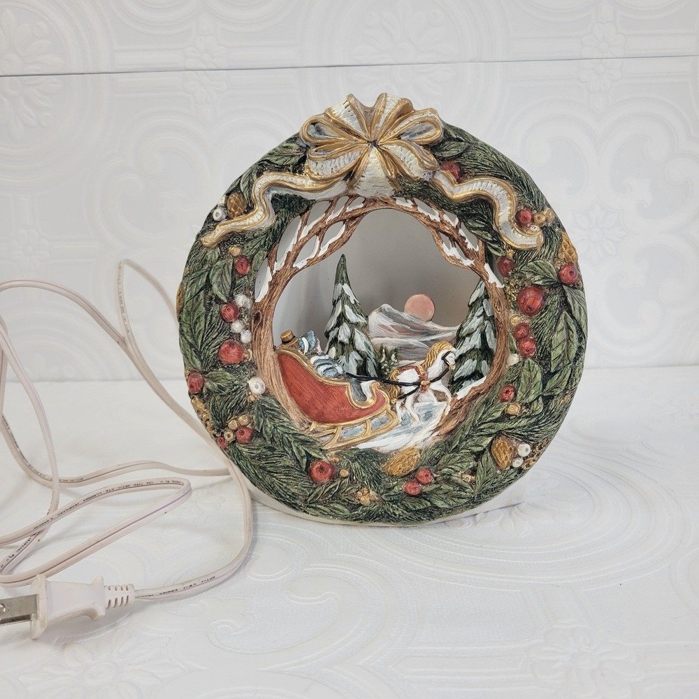 Vintage‎ Lighted Christmas Wreath Scene Resin Holiday Decor Plug In 7.5W Works